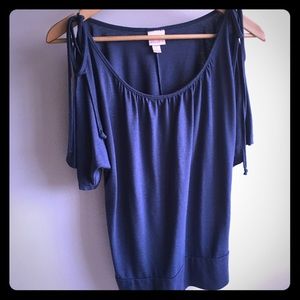 Cold shoulder top